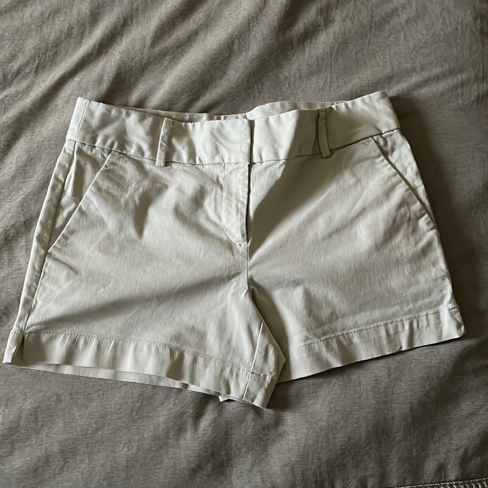 Loft shorts size 4 in beige